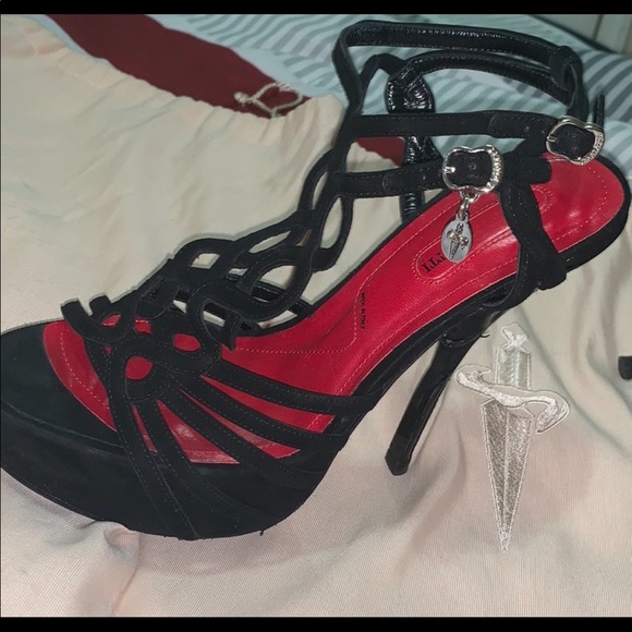 Heels - Picture 6 of 7